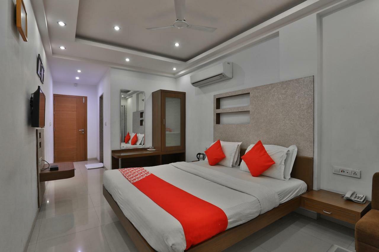 Hotel Oyo 14943 Shubh Suvidha Somnāth Exterior foto
